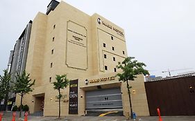 Mari Hotel